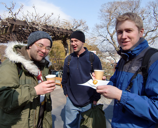 kama4web KCP Winter Term students take a break with some snacks