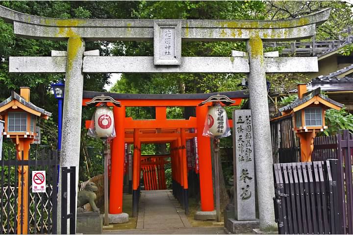 Entrance to complex of shrines in Ueno
